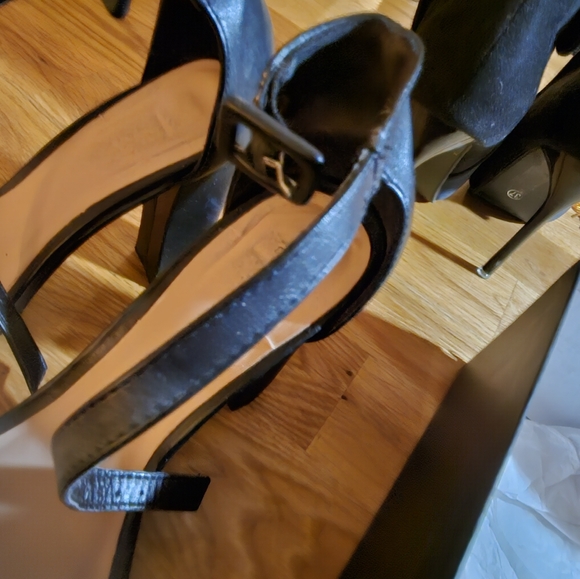 Le Chateau black Hills , 4in, size 6.5 - Picture 2 of 11